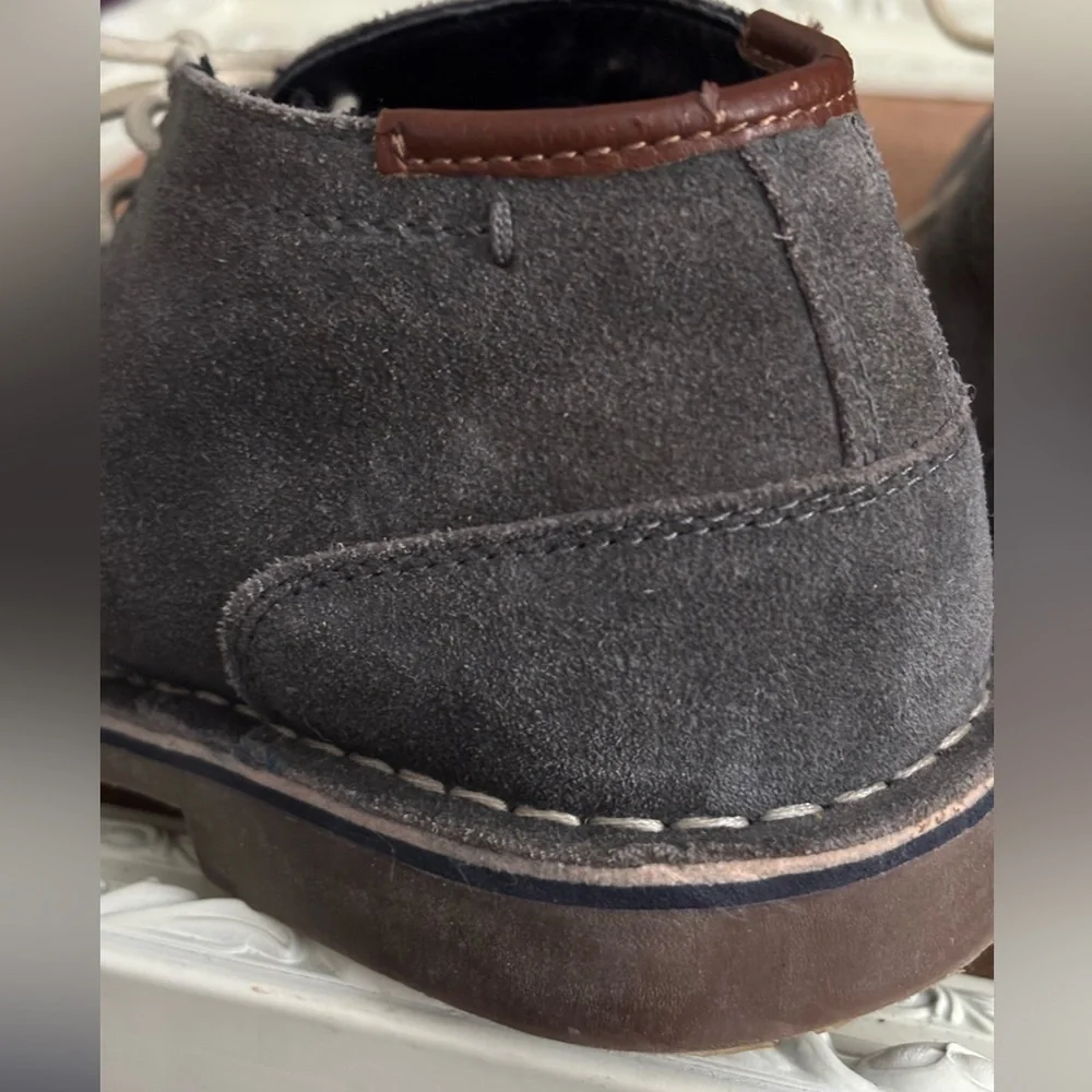 Kenneth Cole REACTION Blue-Gray Leather Chukka Boots